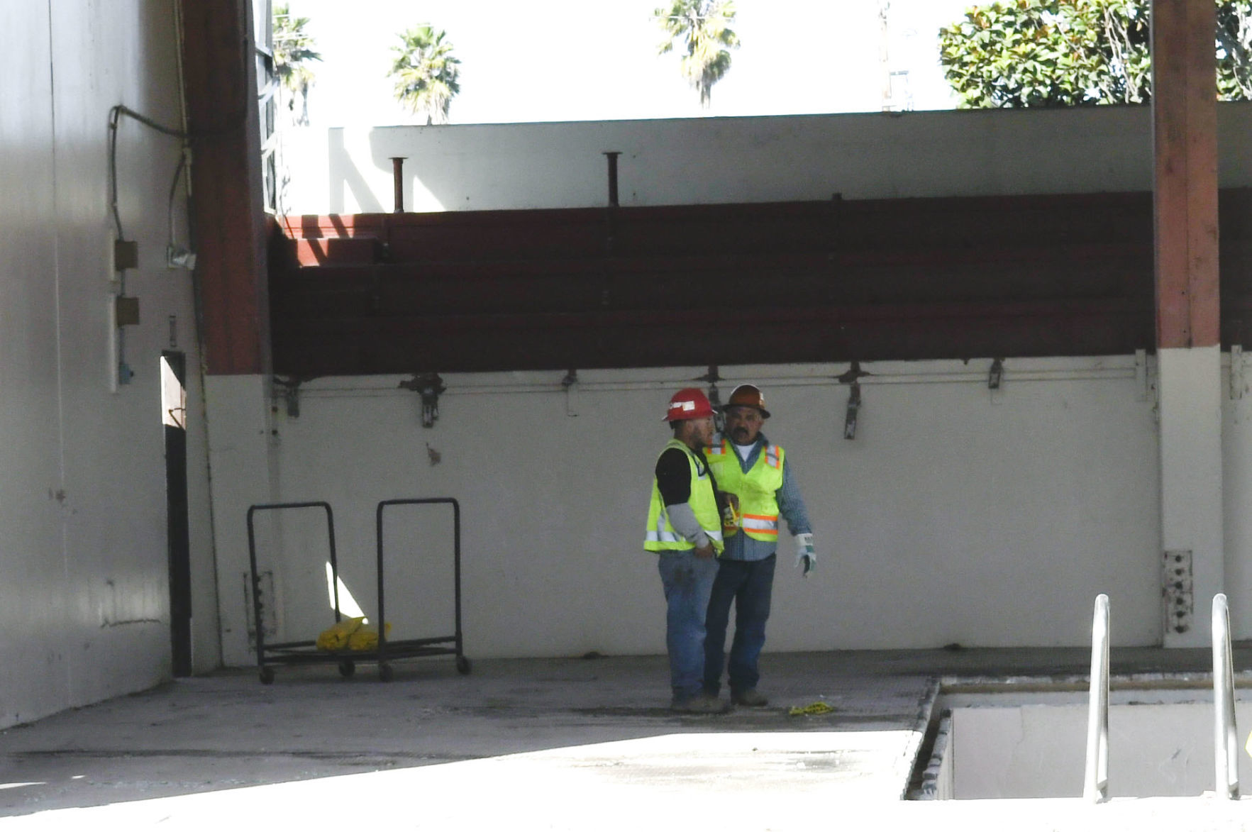 112219 Lompoc pool demolition 03.jpg